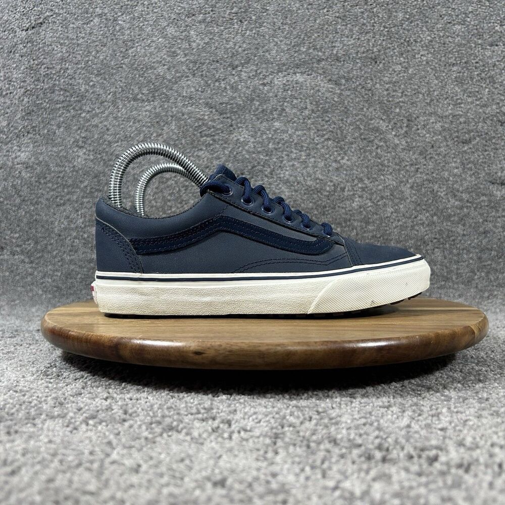 Vans Old Skool MTE Women’s Size 7 Dress Blues Casual Skate Athletic Shoes Used